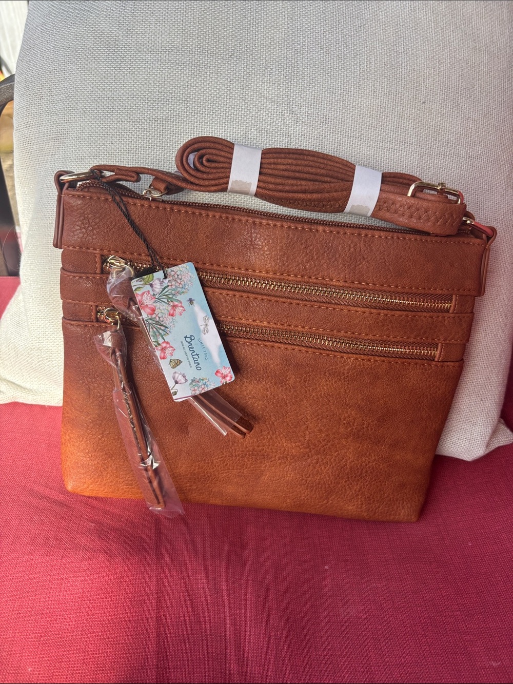 Brentano Brand New Crossboddy Bag in Cognac Brown